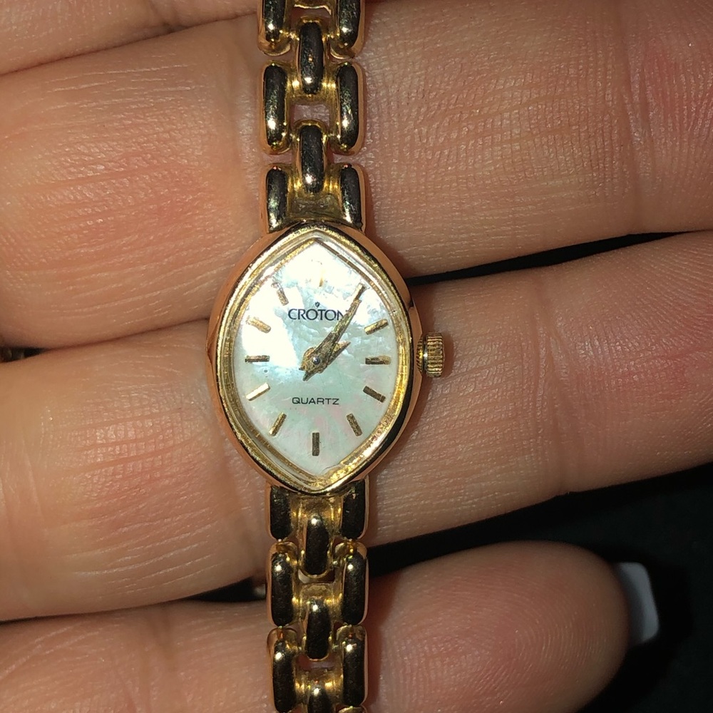 14kt yellow gold panther link watch